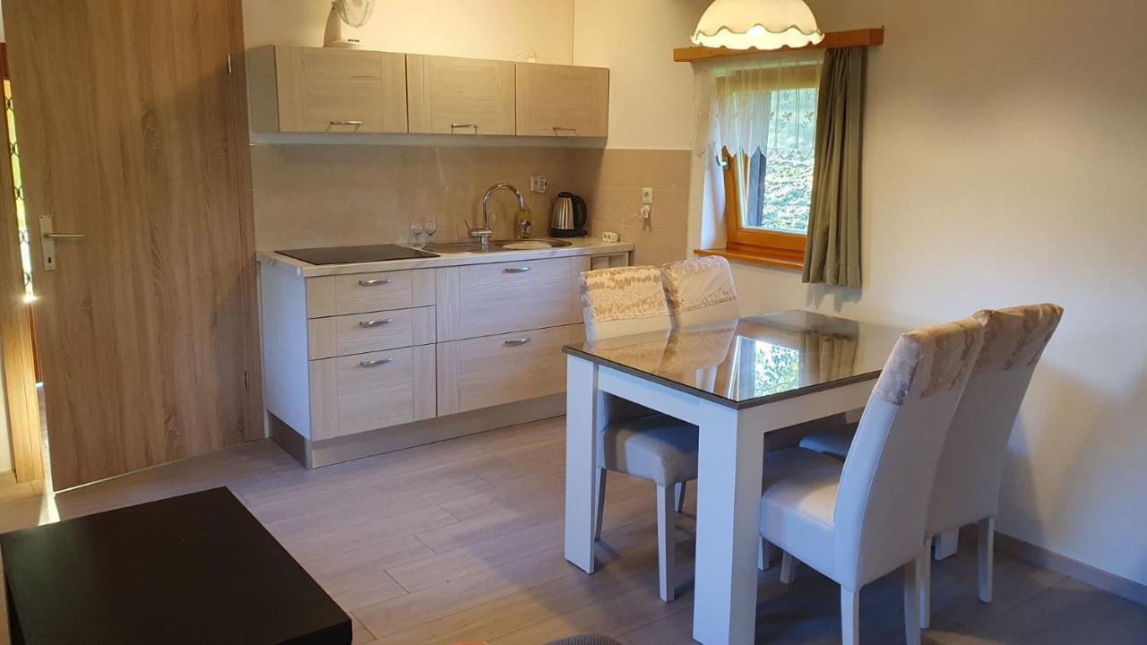 Hiska Ob Gozdu Villa Polzela Exteriör bild